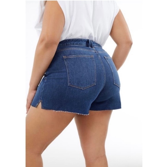Good American Raw Hem Cutoff High Waist Stretch Denim Jean Shorts Plus Size 20 - Picture 1 of 3